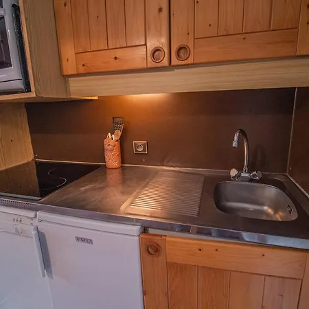 Appartement : 3p Lumineux, Pied Des Pistes, Proche Esf, Balcon Sud-est - Fr-1-356-319 *